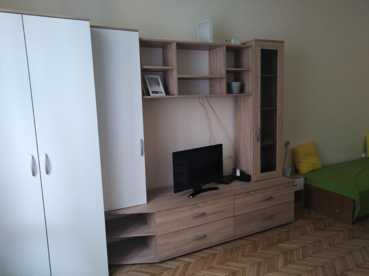 Adrienn Apartment Budapest Exterior foto